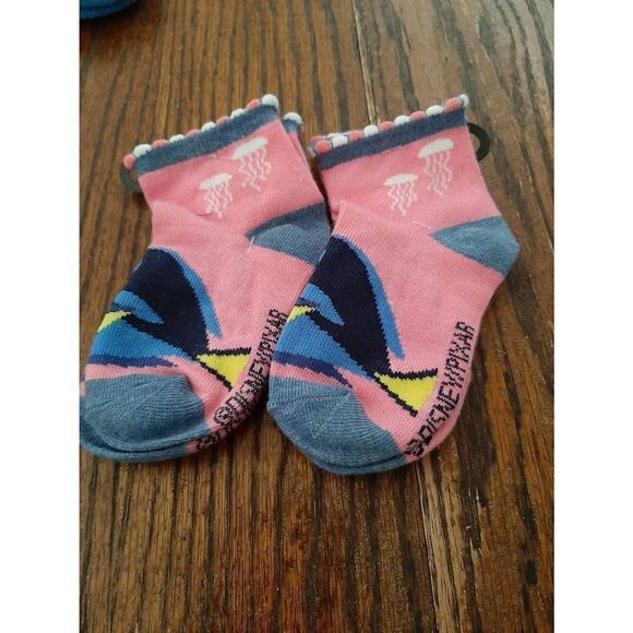 New Girls 5.5-8.5 & 4-7.5 SIX Pair Finding Dory Shopkins Socks Disney Pixar NWT - Picture 2 of 4